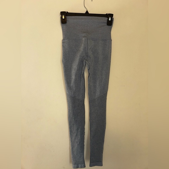 High Waist Leggings - Picture 2 of 3